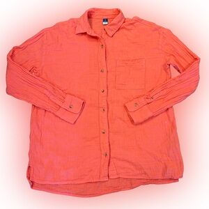3/$20: Crinkle Gauze Loose Button-Down Shirt in Coral Tropics Size Medium Tall